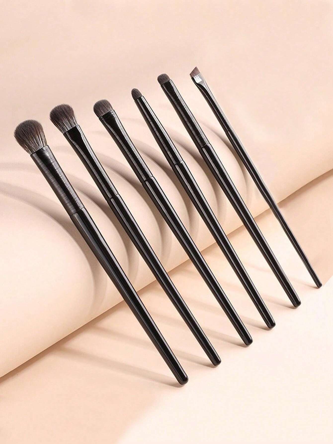 8pcs Champagne Gold Eyeshadow  – обзор и цена Brush Bristle Set